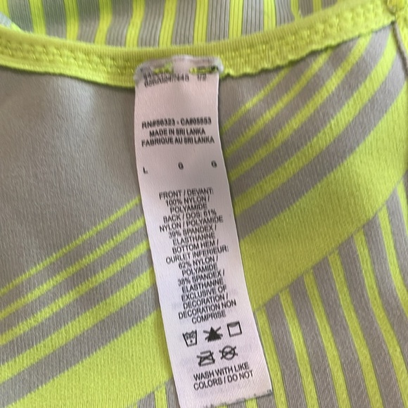 Nike Seamless compression bra size large - Picture 4 of 7